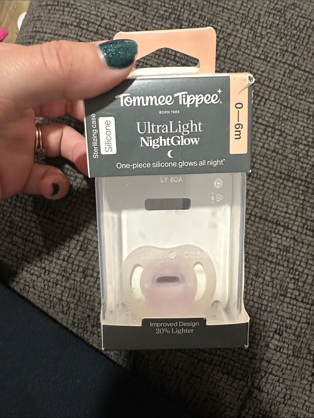 UltraLight NightGlow Silicone pacifier - with sterilizing case. ONLY 1